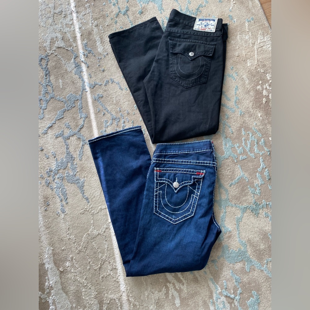 2 men’s 38 True Religion jeans